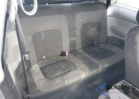 2002 Volkswagen New Beetle Gls z USA, uszkodzony, nr VIN 3VWCB21C62M462443